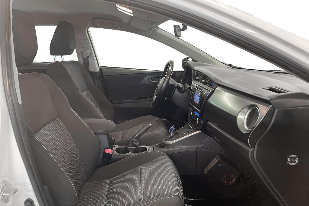 Vehicle Image 14