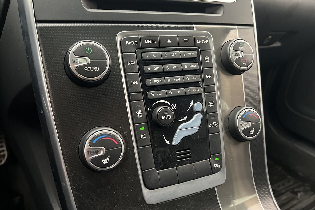Vehicle Image 28