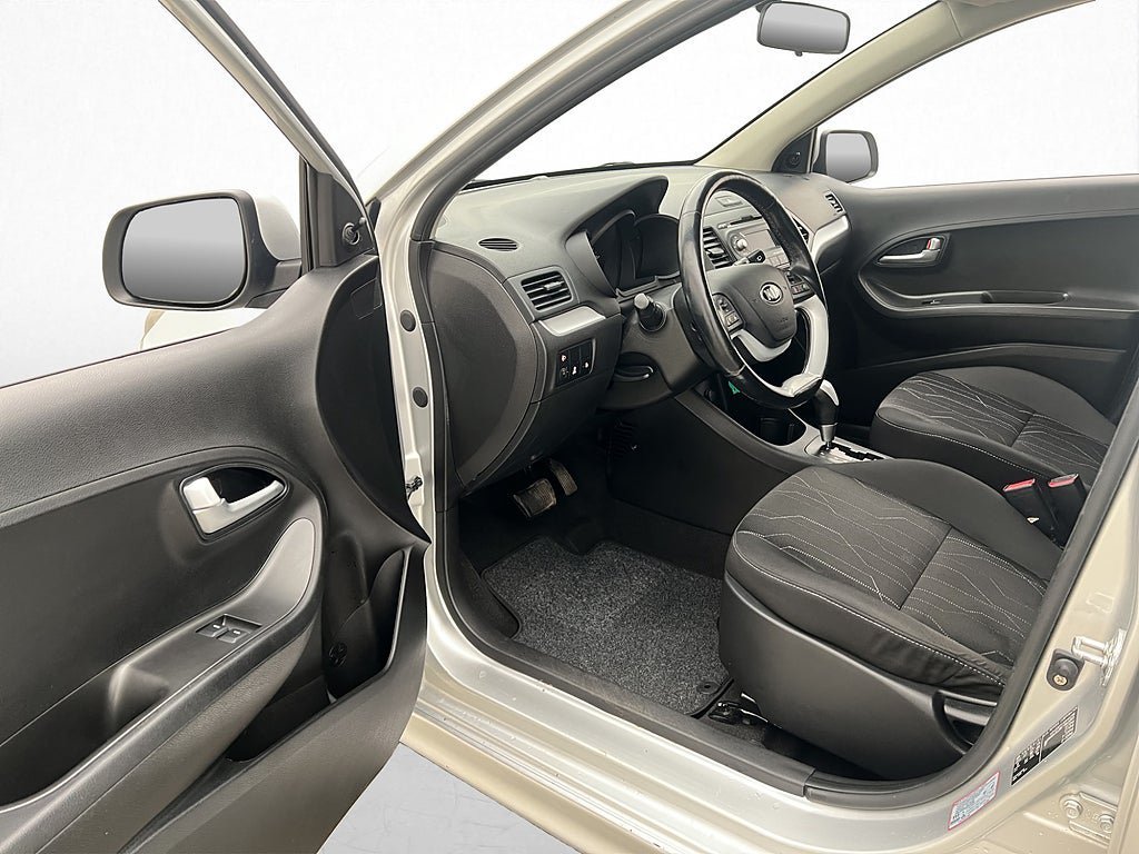 Vehicle Image 10