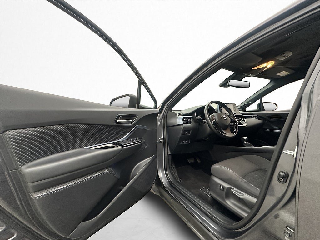 Vehicle Image 10