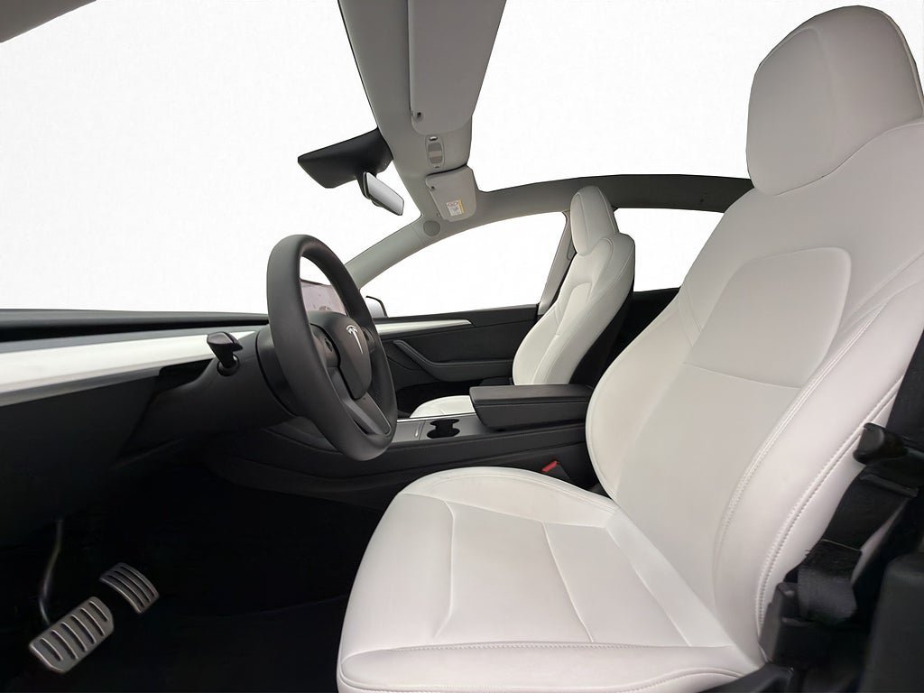 Vehicle Image 23