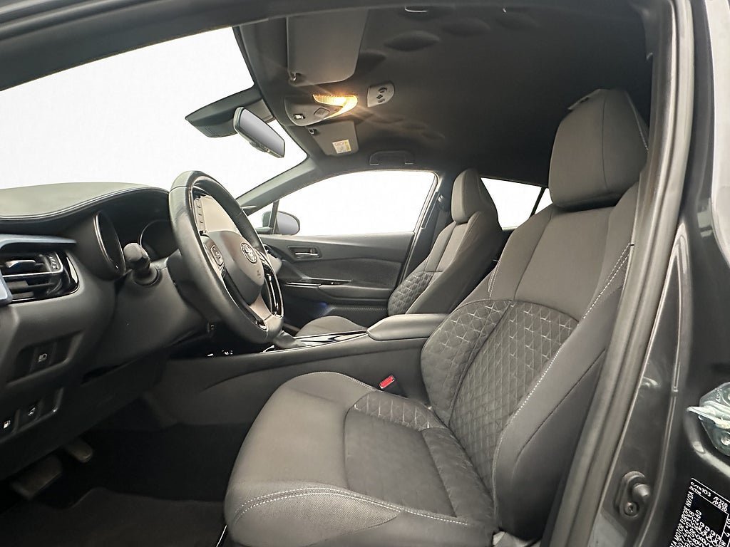 Vehicle Image 11