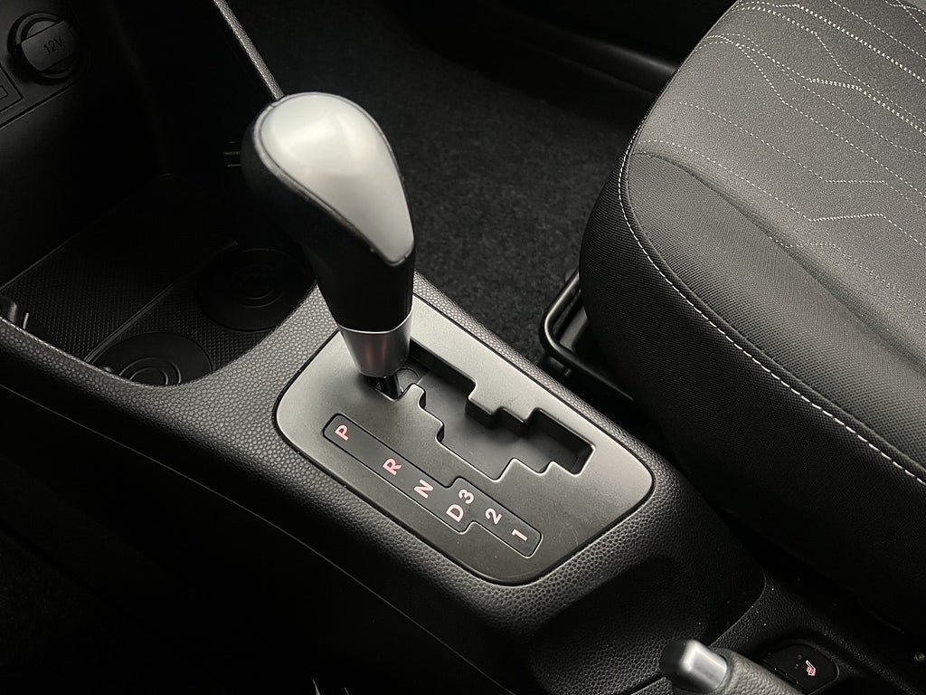 Vehicle Image 16