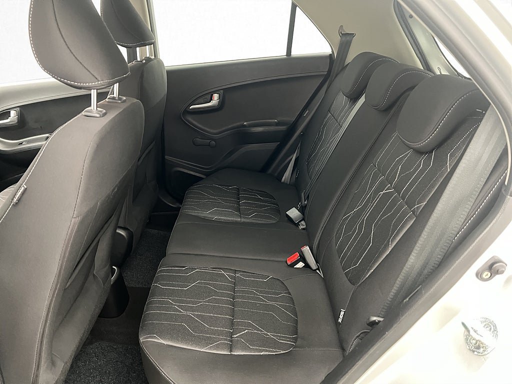 Vehicle Image 19