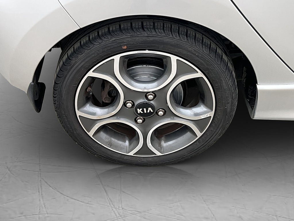 Vehicle Image 21