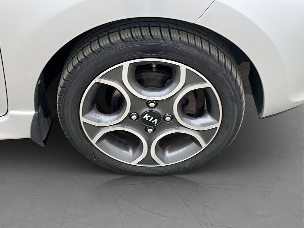 Vehicle Image 22