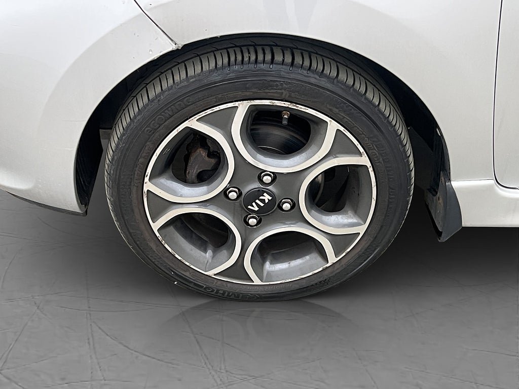 Vehicle Image 23