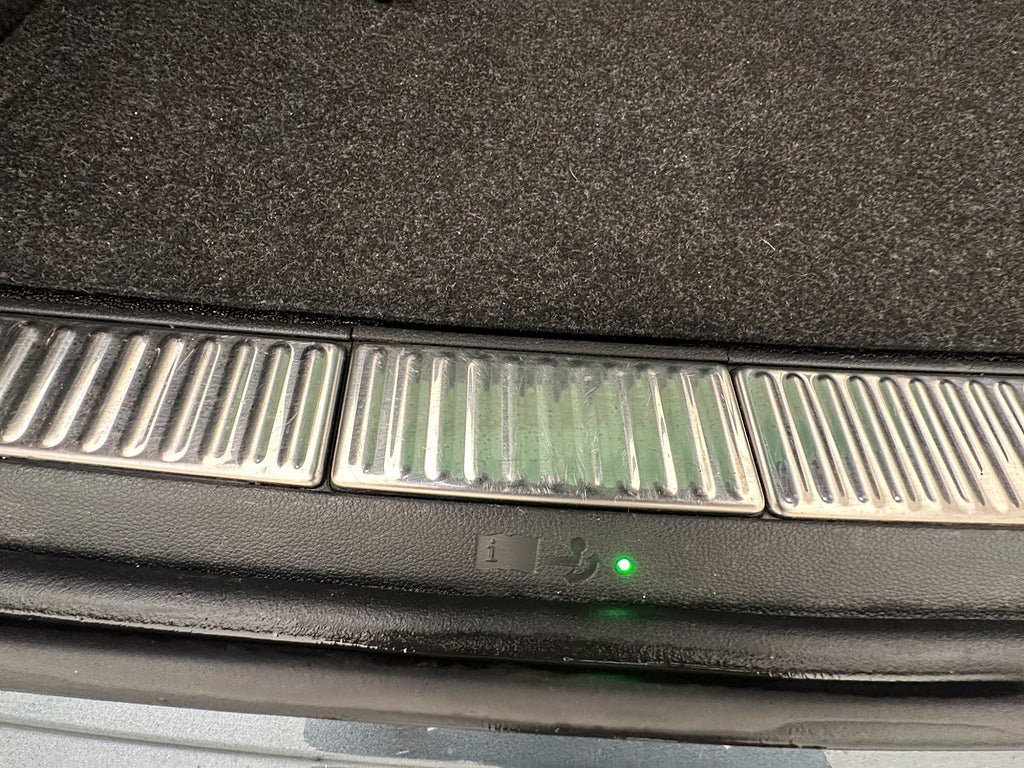 Vehicle Image 35