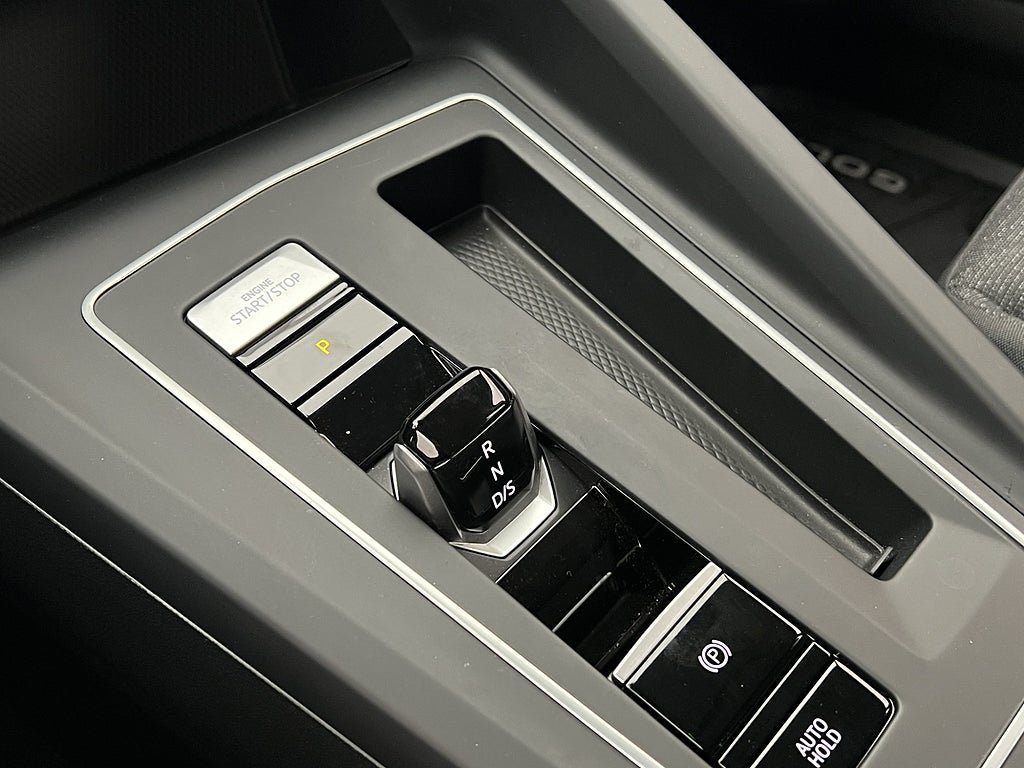 Vehicle Image 26