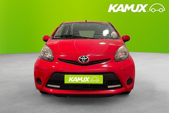 Vehicle Image 6