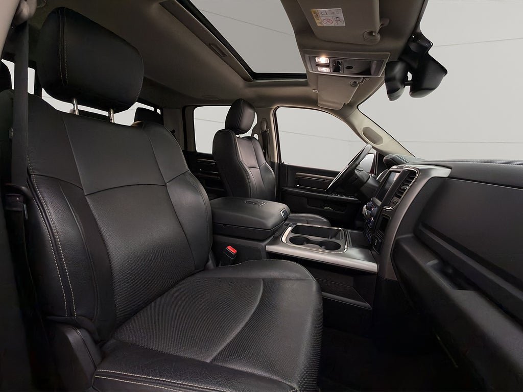 Vehicle Image 32