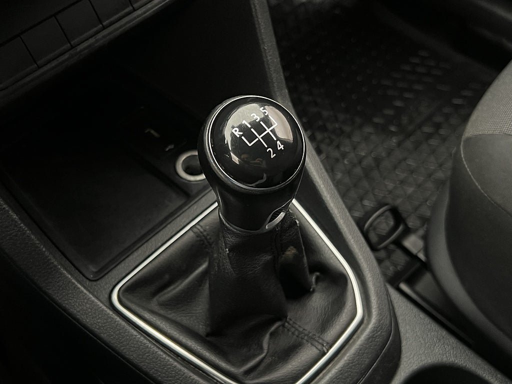 Vehicle Image 24