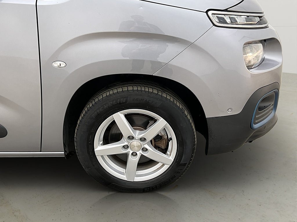 Vehicle Image 33