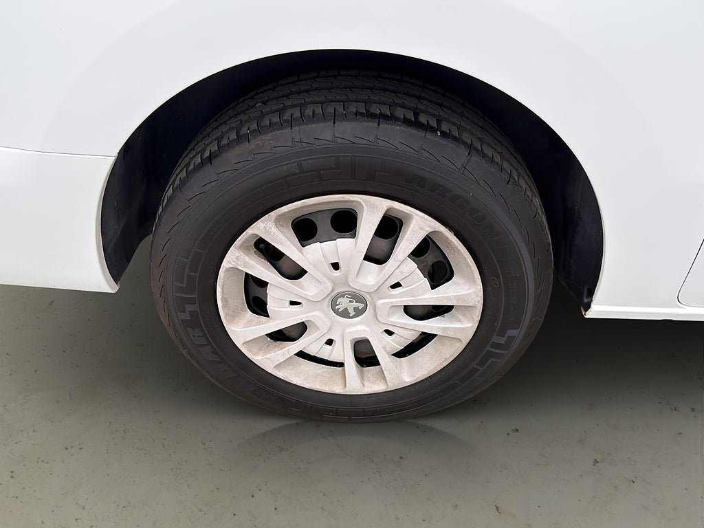 Vehicle Image 30