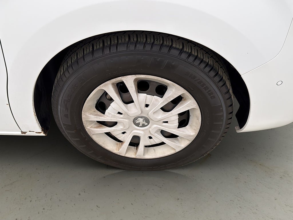 Vehicle Image 31