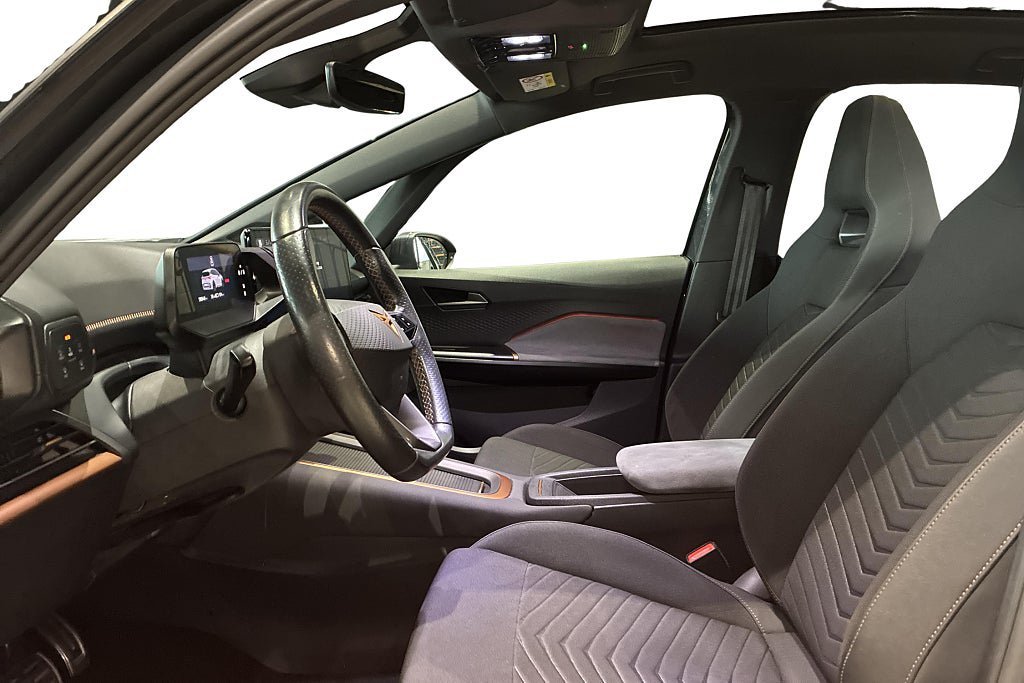 Vehicle Image 12
