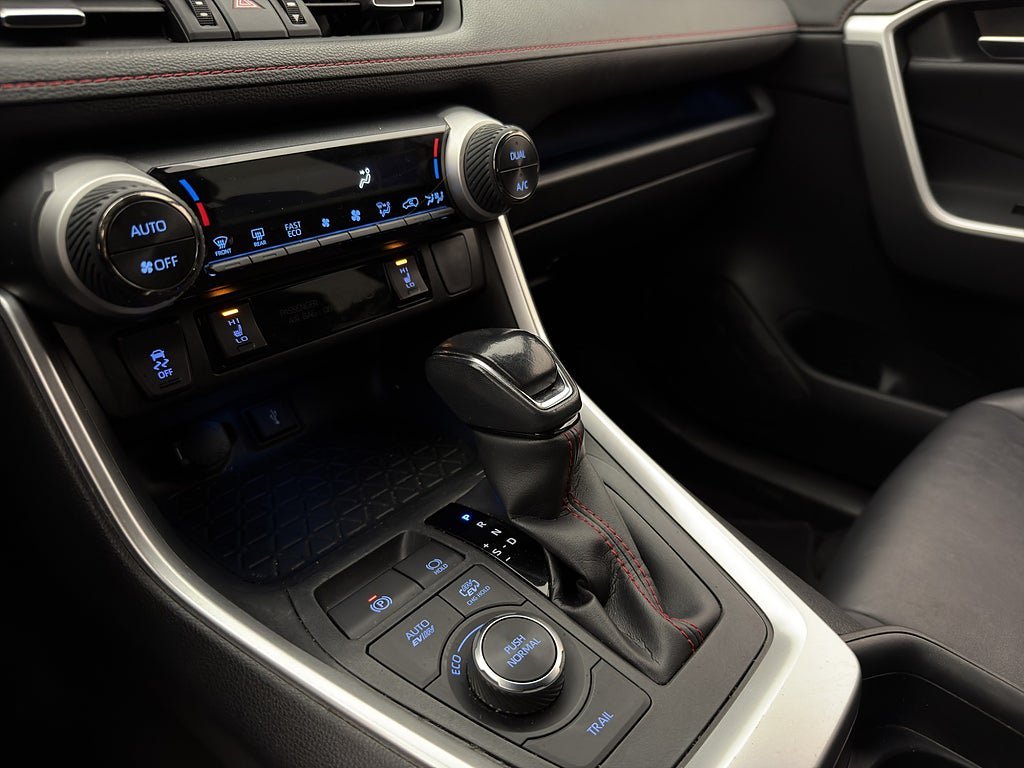 Vehicle Image 22