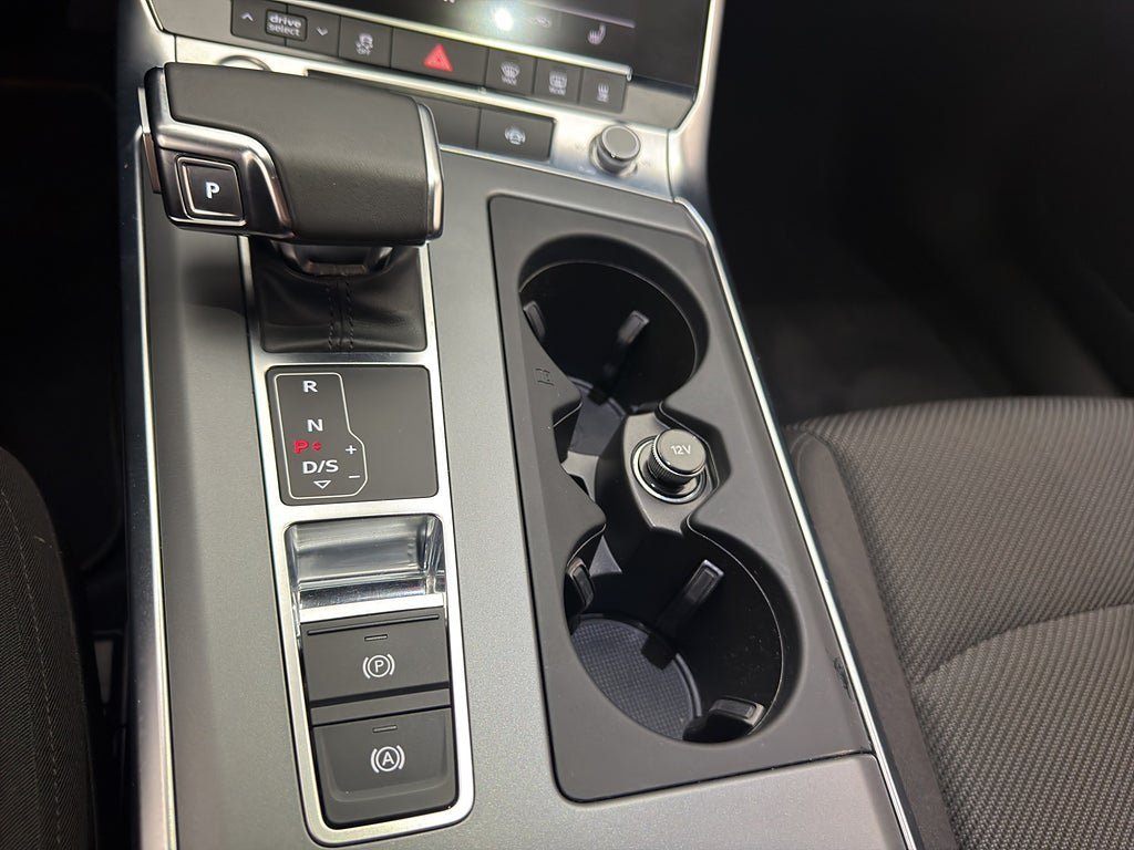 Vehicle Image 26
