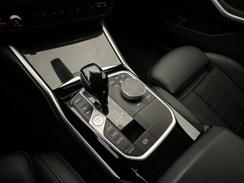 Vehicle Image 24