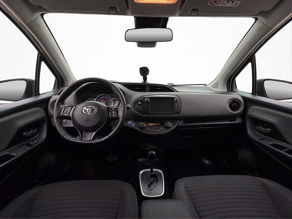 Vehicle Image 12