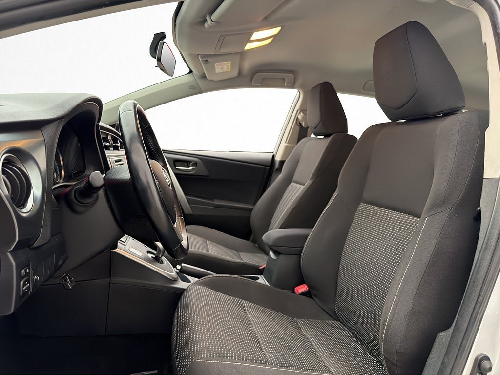 Vehicle Image 11