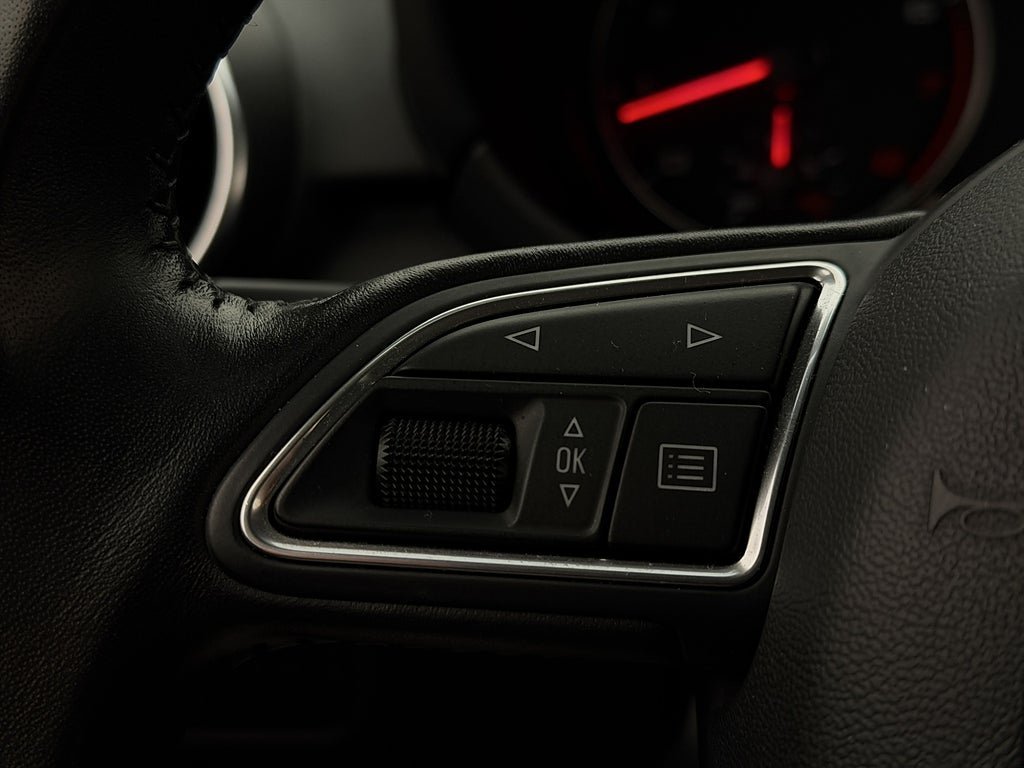 Vehicle Image 24