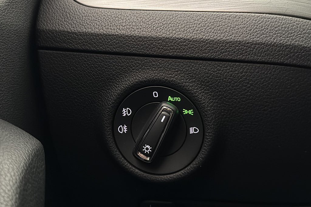 Vehicle Image 26