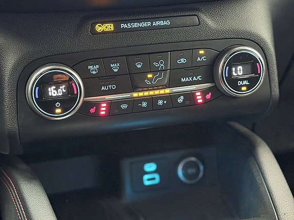Vehicle Image 26