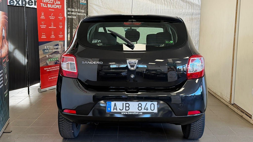Vehicle Image 6