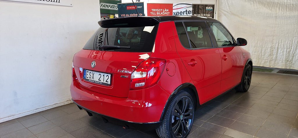 Vehicle Image 6