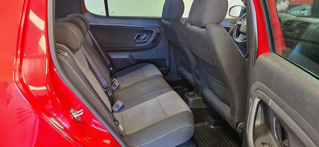 Vehicle Image 14