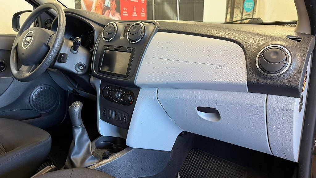 Vehicle Image 14