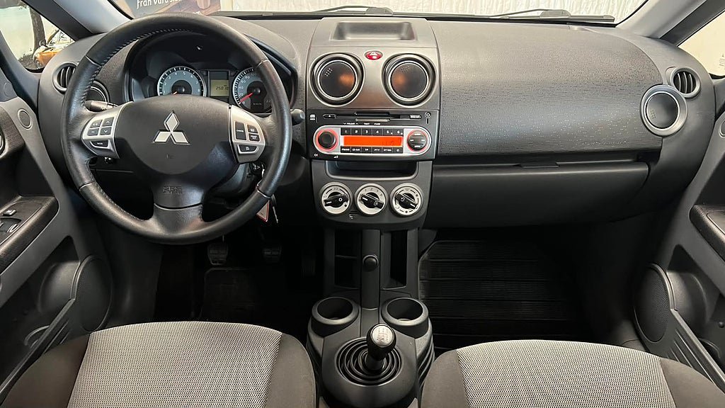 Vehicle Image 11