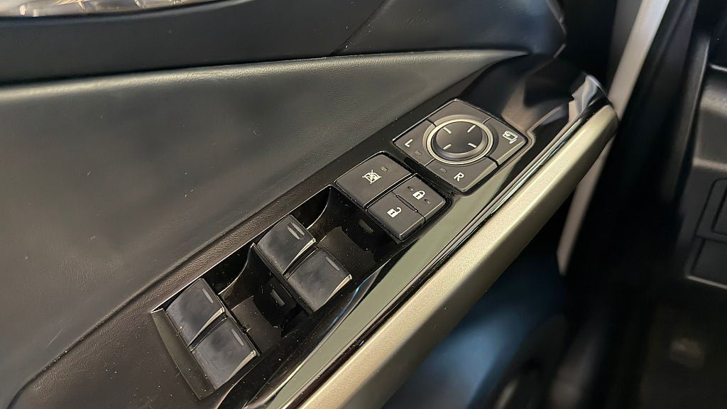 Vehicle Image 22