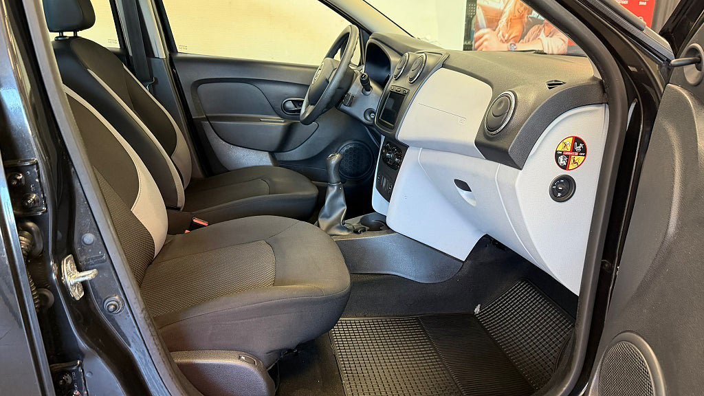 Vehicle Image 15