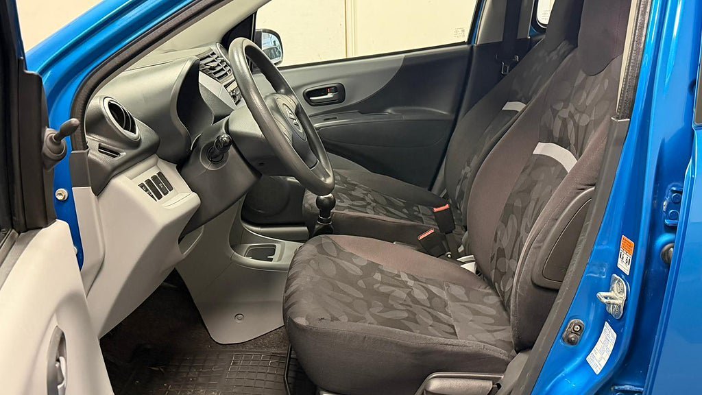 Vehicle Image 14