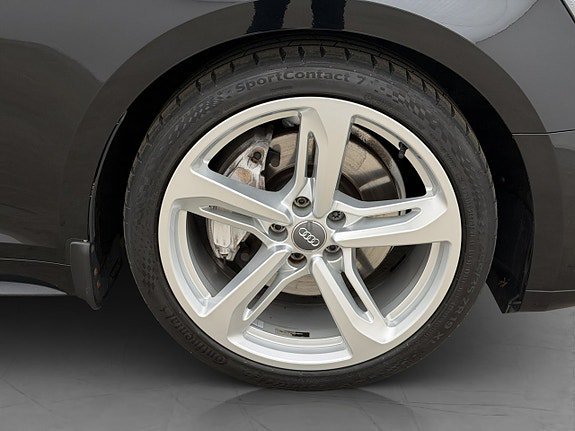 Vehicle Image 32