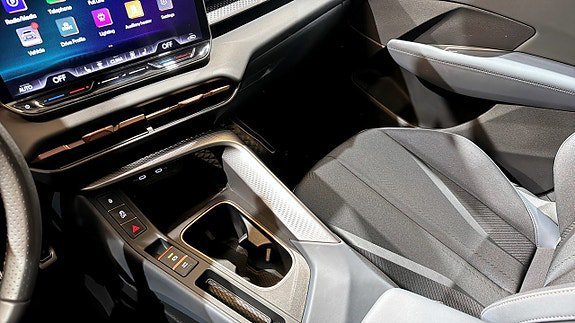 Vehicle Image 18
