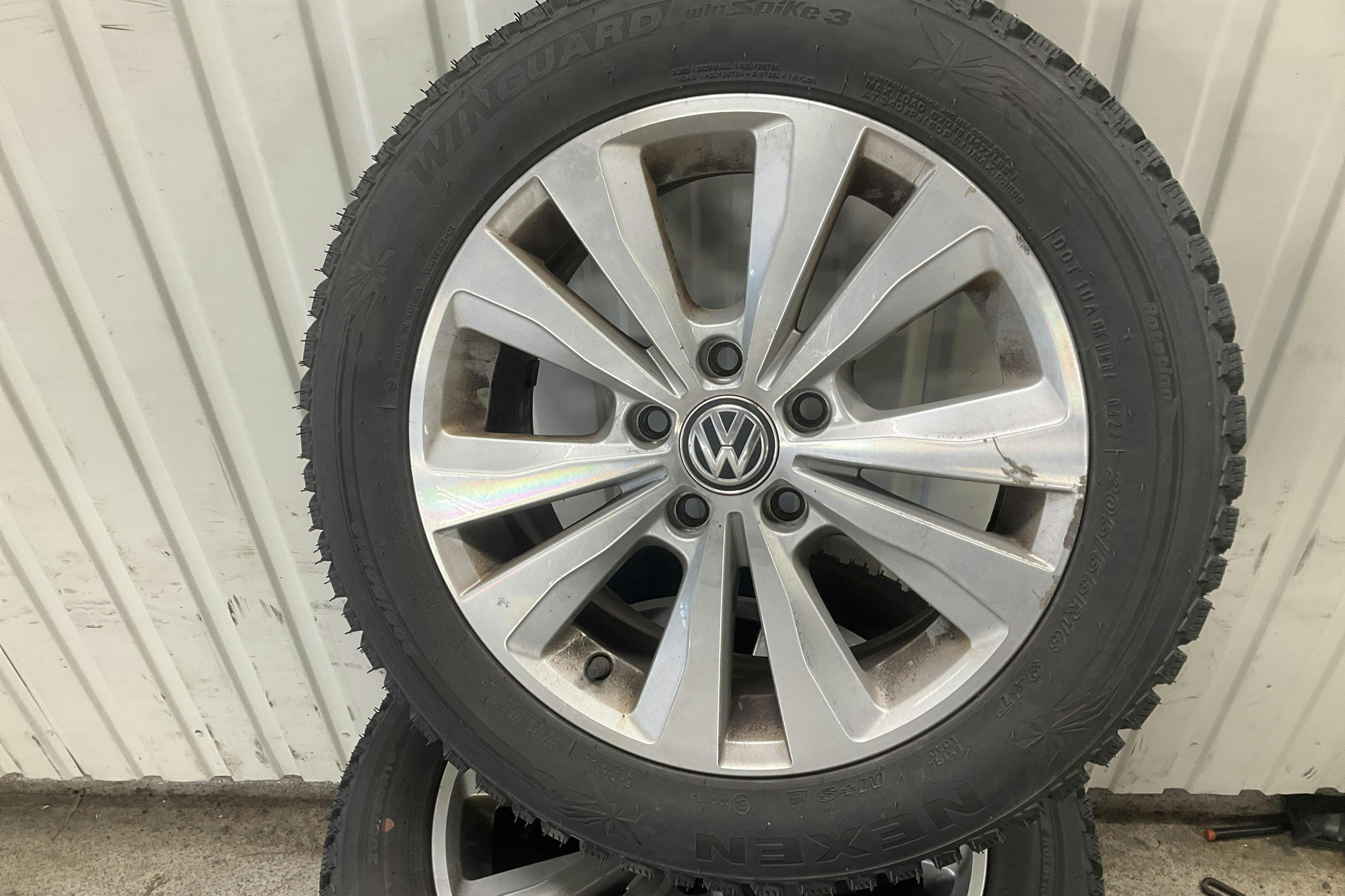Vehicle Image 11