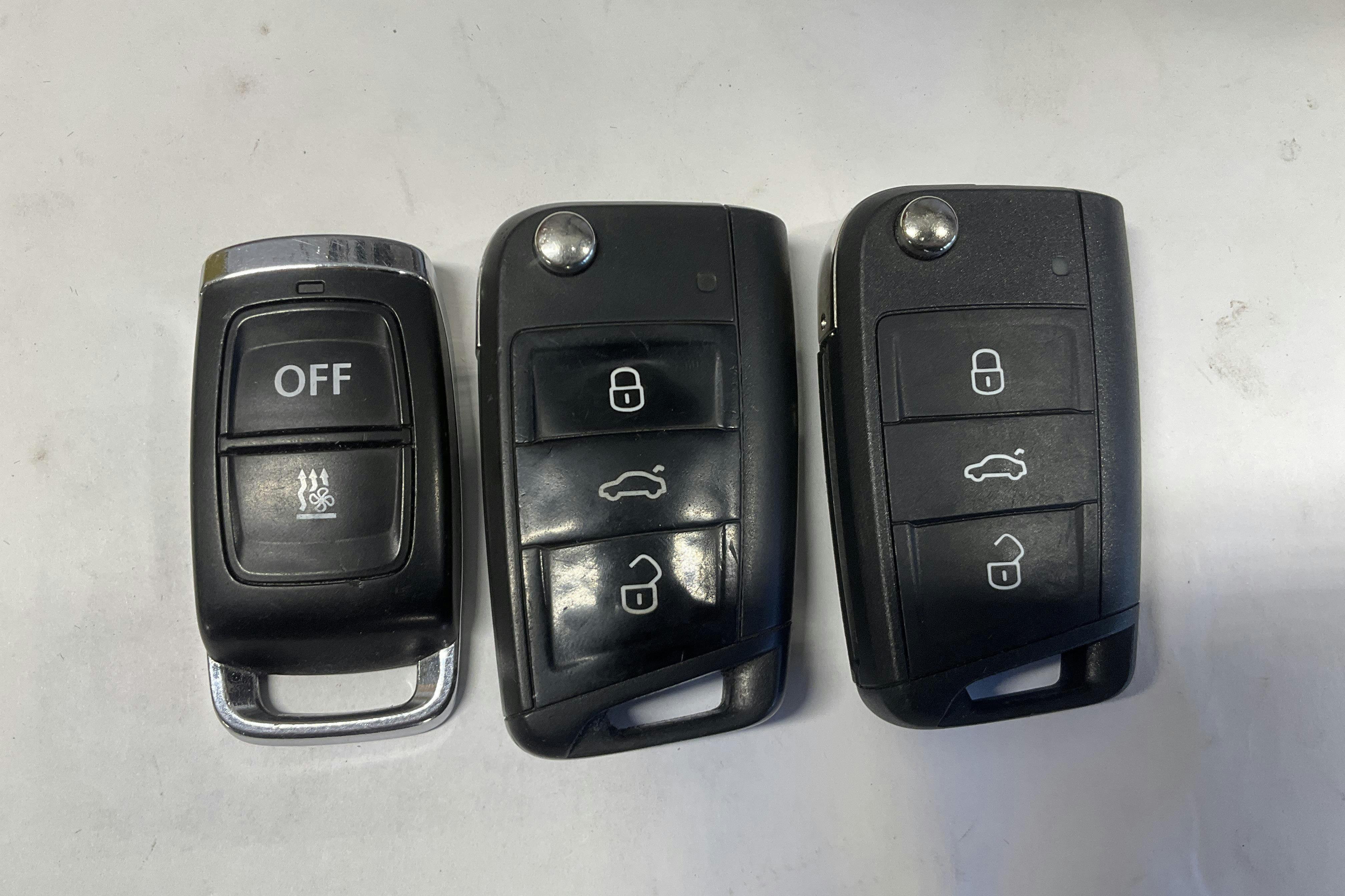Vehicle Image 16