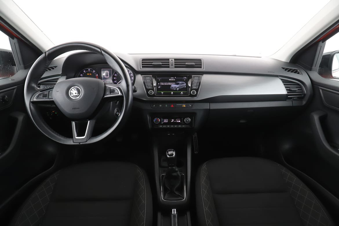 Vehicle Image 13