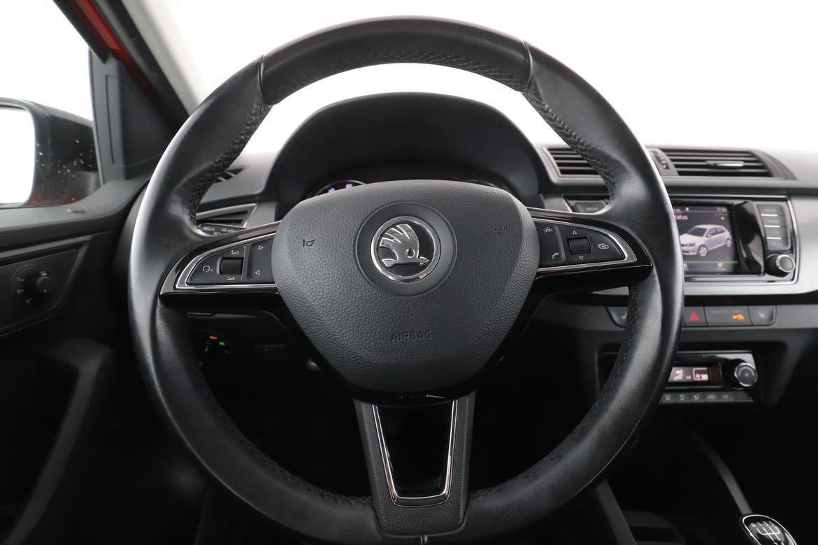 Vehicle Image 19