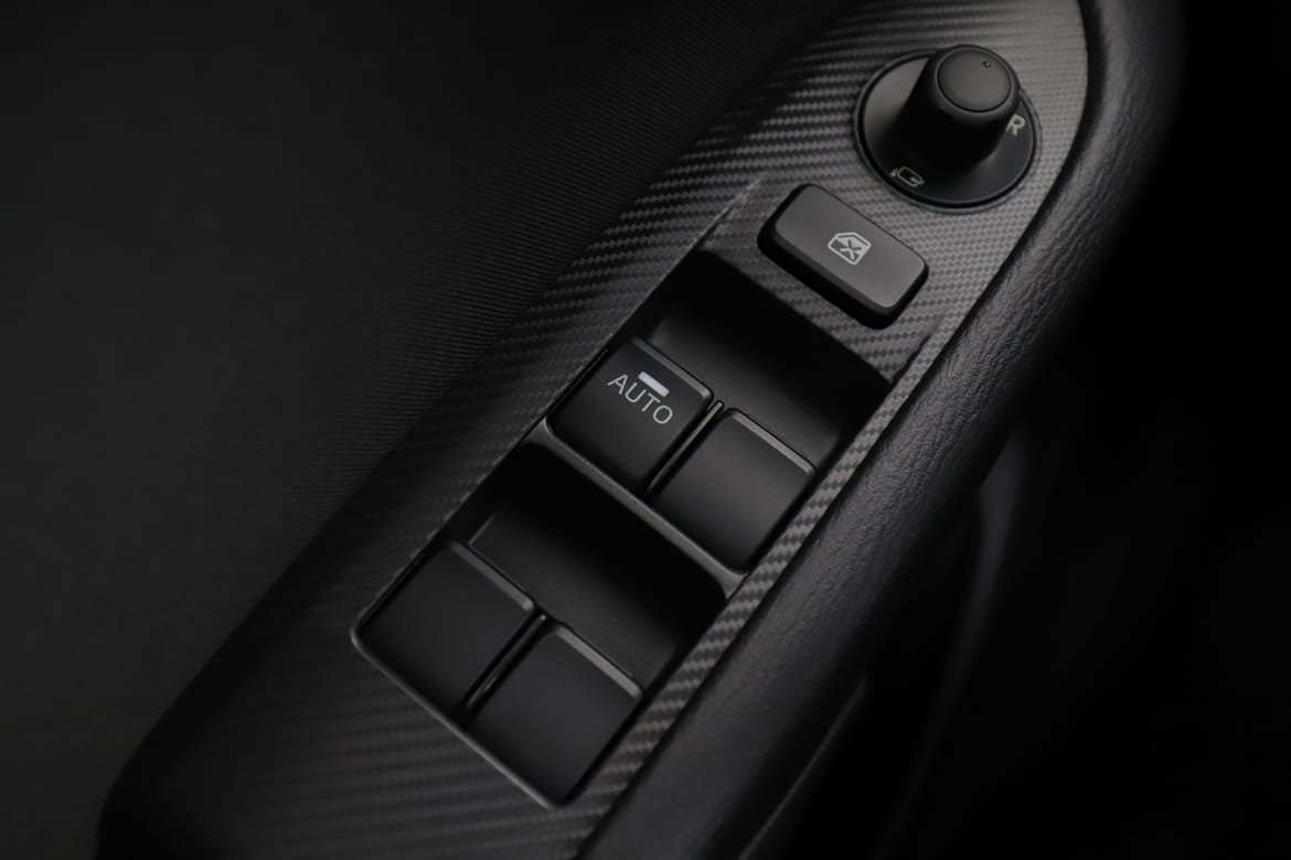 Vehicle Image 32