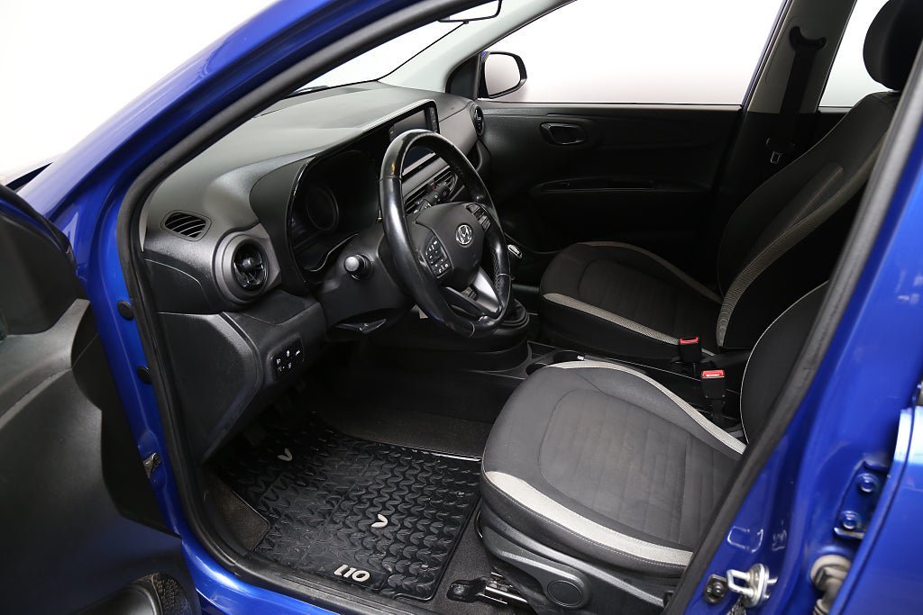Vehicle Image 10
