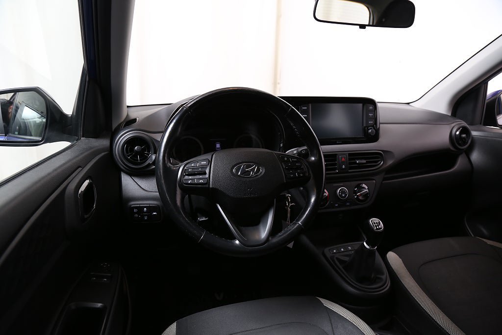 Vehicle Image 12