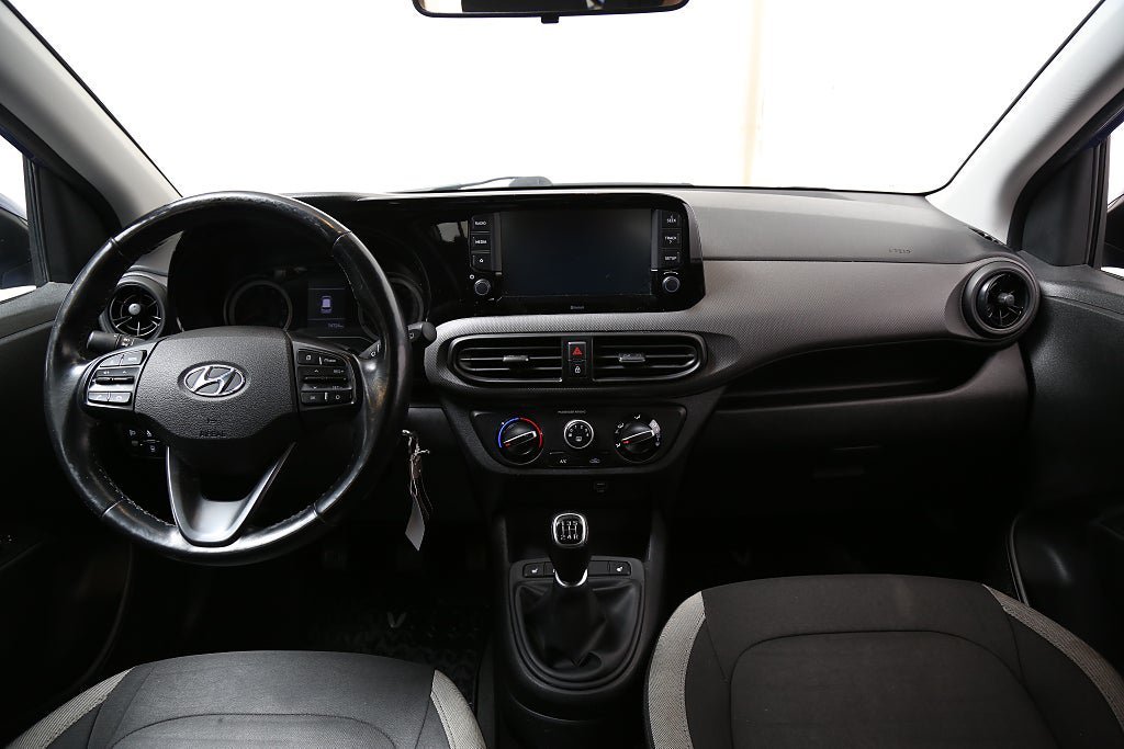 Vehicle Image 16