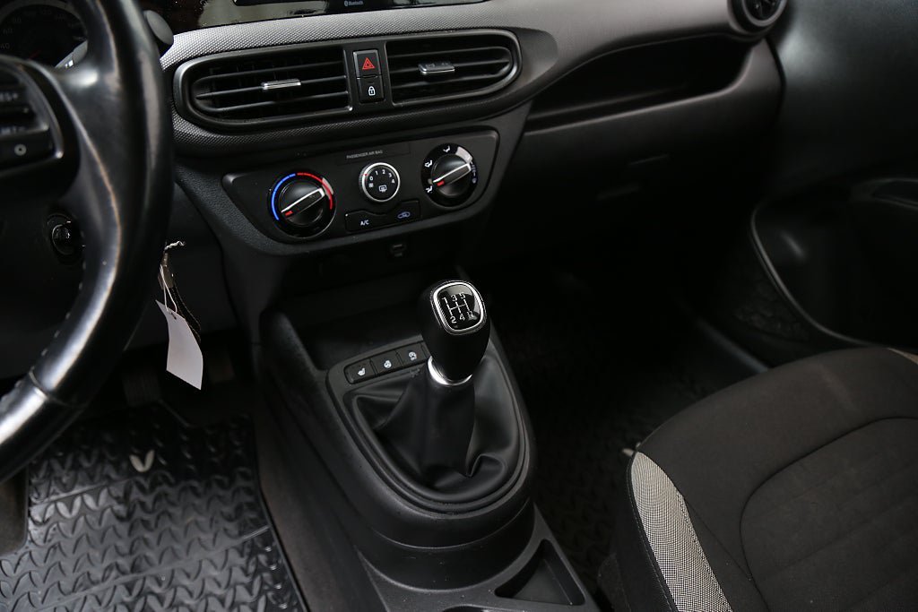 Vehicle Image 19
