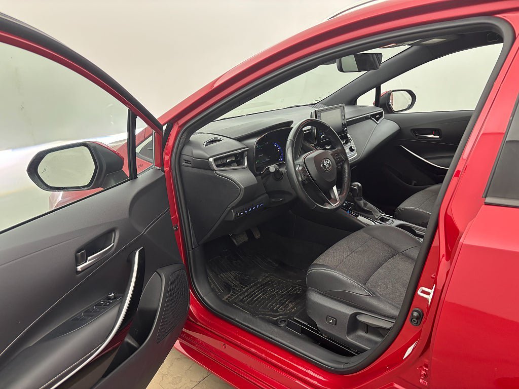 Vehicle Image 16
