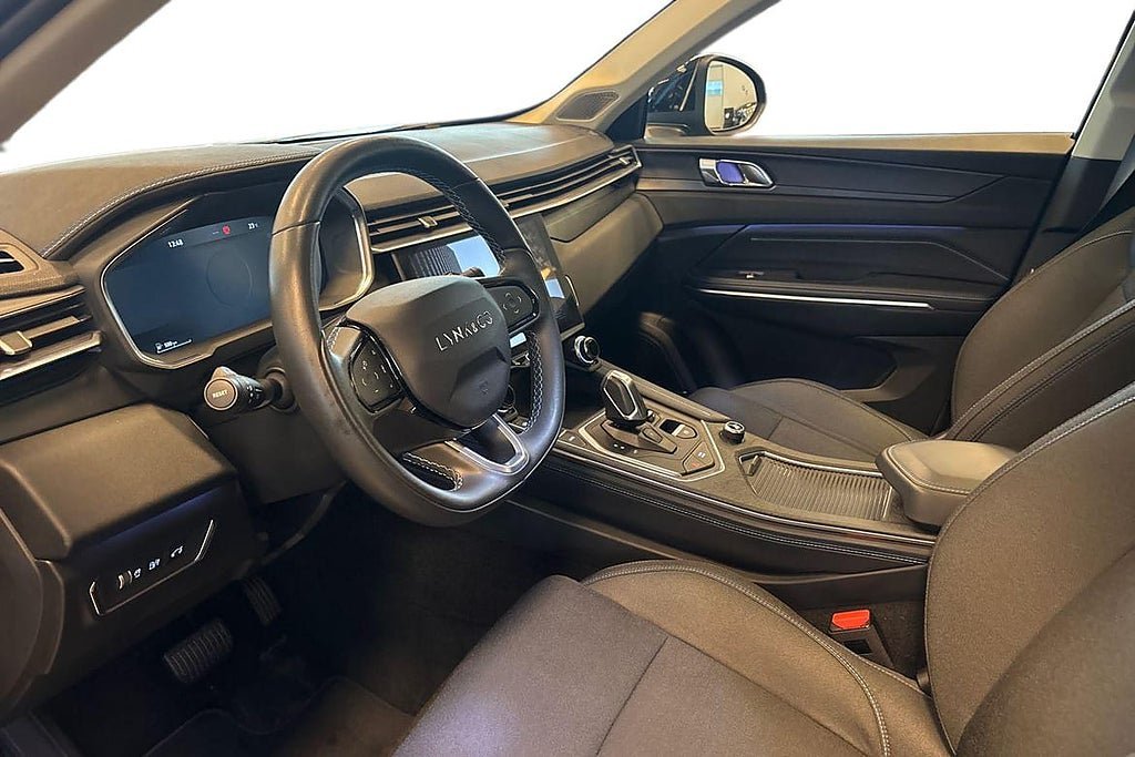 Vehicle Image 14
