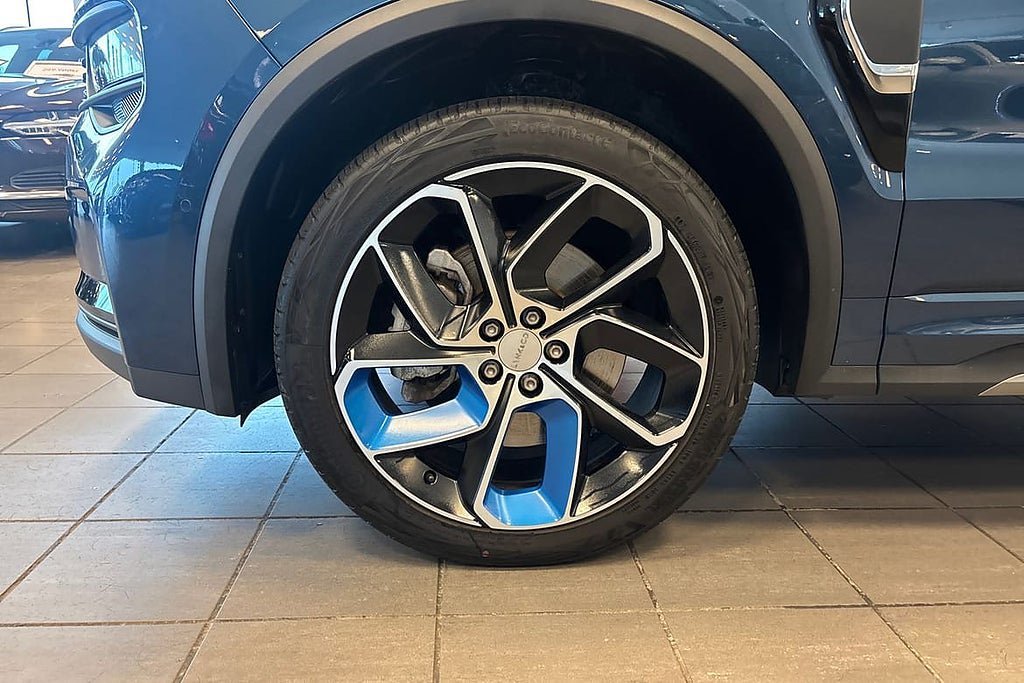 Vehicle Image 17